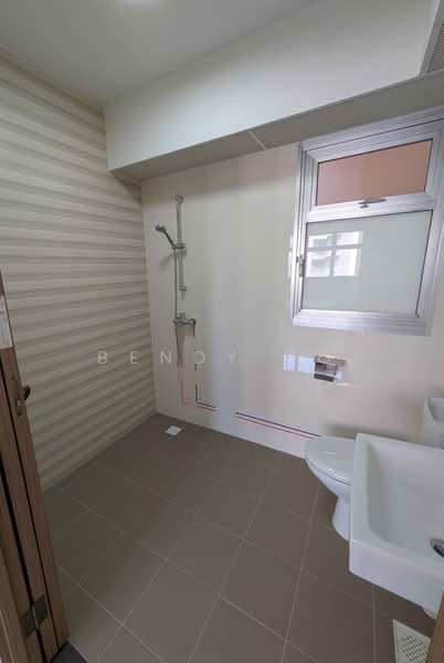984B Buangkok Link, 984B Buangkok Link, 3 Bedrooms, 1,001 sqft, HDB Flat For Rent, by Bendy Ho, 500192067 - Bathroom - PropertyGuru.com.sg