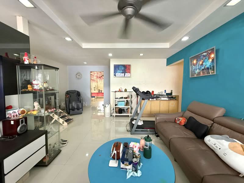 310 Woodlands Street 31, 310 Woodlands Street 31, 3 Bedrooms, 1,109 sqft, HDB Flat For Sale, by Kenneth Yeo, 500192083 - Living Room - PropertyGuru.com.sg