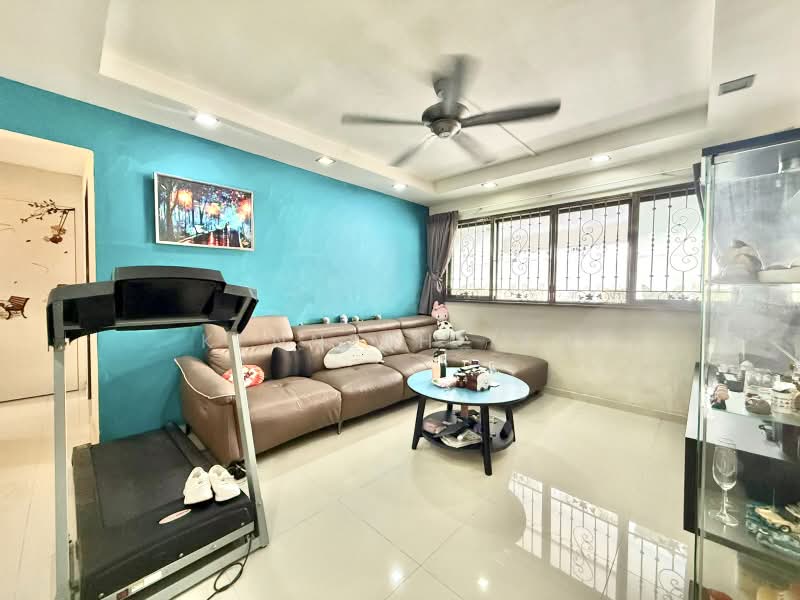 310 Woodlands Street 31, 310 Woodlands Street 31, 3 Bedrooms, 1,109 sqft, HDB Flat For Sale, by Kenneth Yeo, 500192083 - Living Room - PropertyGuru.com.sg