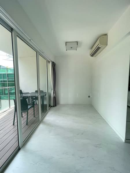 Suites at Orchard, 38 Handy Road, 2 Bedrooms, 829 sqft, Condominium For Rent, by Margaret Lim, 500192092 - Balcony - PropertyGuru.com.sg