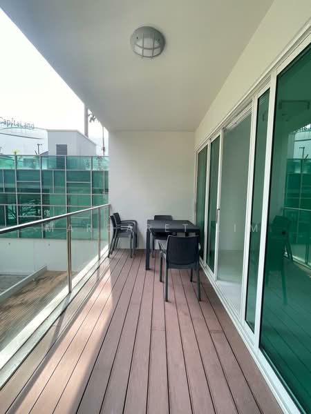 Suites at Orchard, 38 Handy Road, 2 Bedrooms, 829 sqft, Condominium For Rent, by Margaret Lim, 500192092 - Balcony - PropertyGuru.com.sg