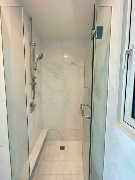 Suites at Orchard, 38 Handy Road, 2 Bedrooms, 829 sqft, Condominium For Rent, by Margaret Lim, 500192092 - Bathroom - PropertyGuru.com.sg