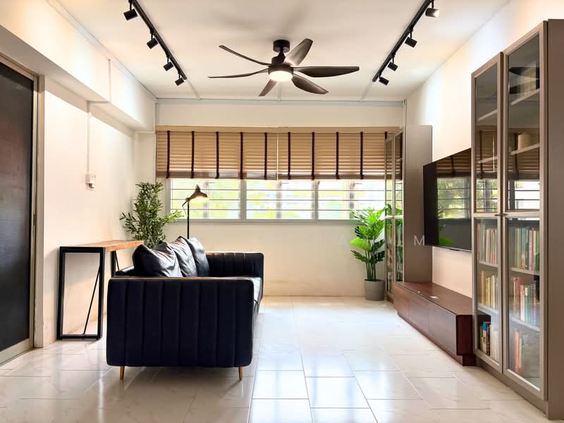 141 Teck Whye Lane, 141 Teck Whye Lane, 3 Bedrooms, 1,216 sqft, HDB Flat For Sale, by SALIHIN RAHIM, 500192094 - Squarish Living Room - PropertyGuru.com.sg