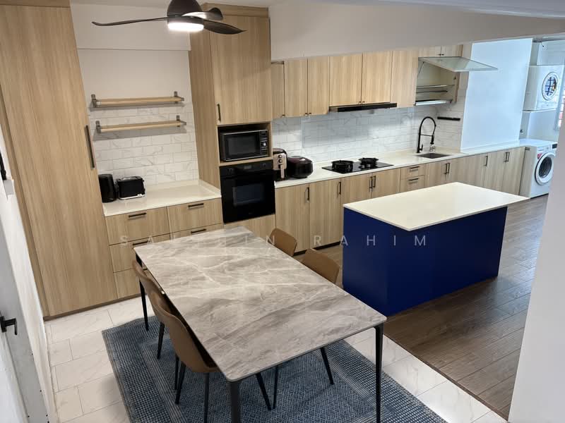 141 Teck Whye Lane, 141 Teck Whye Lane, 3 Bedrooms, 1,216 sqft, HDB Flat For Sale, by SALIHIN RAHIM, 500192094 - Kitchen with Island - PropertyGuru.com.sg