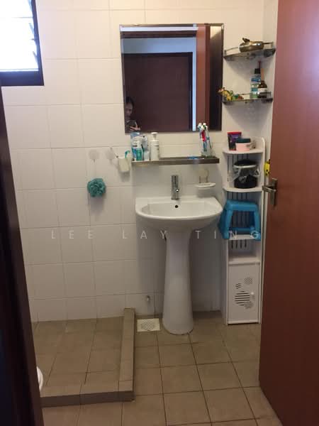 180C Boon Lay Drive, 180C Boon Lay Drive, 3 Bedrooms, 1,001 sqft, HDB Flat For Rent, by Lee Lay Ting, 500192095 - Bathroom - PropertyGuru.com.sg