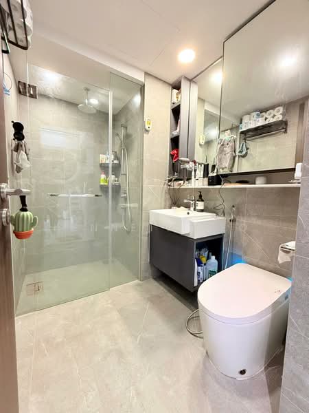 Riverfront Residences, 53 Hougang Avenue 7, 2 Bedrooms, 614 sqft, Condominium For Rent, by Kenneth Yeo, 500192096 - Bathroom - PropertyGuru.com.sg