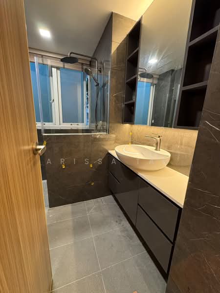 Edelweiss Park Condo, 90 Flora Road, 3 Bedrooms, 1,335 sqft, Condominium For Rent, by Arissa Tan, 500192104 - Bathroom - PropertyGuru.com.sg