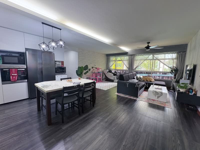 426C Yishun Avenue 11, 426C Yishun Avenue 11, 3 Bedrooms, 1,206 sqft, HDB Flat For Sale, by Sharique Tan, 500192108 - Kitchen - PropertyGuru.com.sg