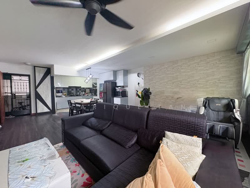 426C Yishun Avenue 11, 426C Yishun Avenue 11, 3 Bedrooms, 1,206 sqft, HDB Flat For Sale, by Sharique Tan, 500192108 - Living Room - PropertyGuru.com.sg