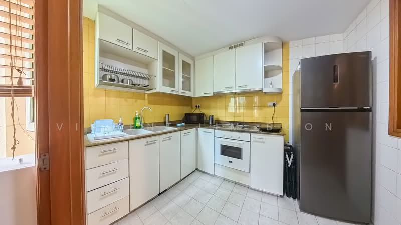 Queens, 16 Stirling Road, Room Rental, 100 sqft, Condominium For Rent, by Vincent Lim Boon Seng, 500192118 - Kitchen - PropertyGuru.com.sg