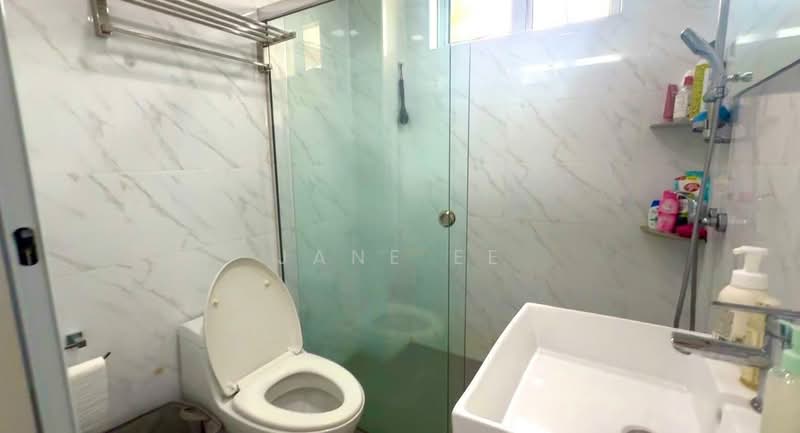Fengli Gardens, Lorong Ong Lye, 5 Bedrooms, 3,200 sqft, Corner Terrace For Sale, by Jane Ee, 500192121 - Bathroom - PropertyGuru.com.sg