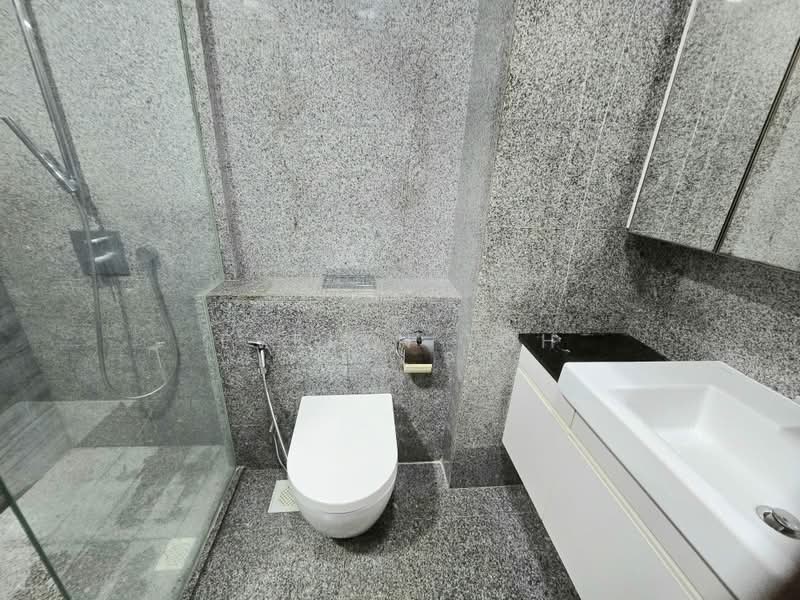 Seahill, West Coast Crescent, 1 Bedroom, 520 sqft, Condominium For Rent, by Evelyn Toh, 500192133 - Bathroom - PropertyGuru.com.sg