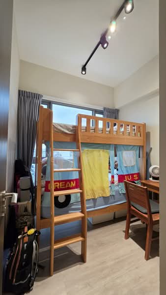Forest Woods, , 3 Bedrooms, 1,066 sqft, Condominium For Sale, by Mandhy Lee 李艾蓮, 500192136 - Bedroom - PropertyGuru.com.sg