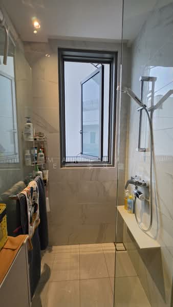 Forest Woods, , 3 Bedrooms, 1,066 sqft, Condominium For Sale, by Mandhy Lee 李艾蓮, 500192136 - Bathroom - PropertyGuru.com.sg