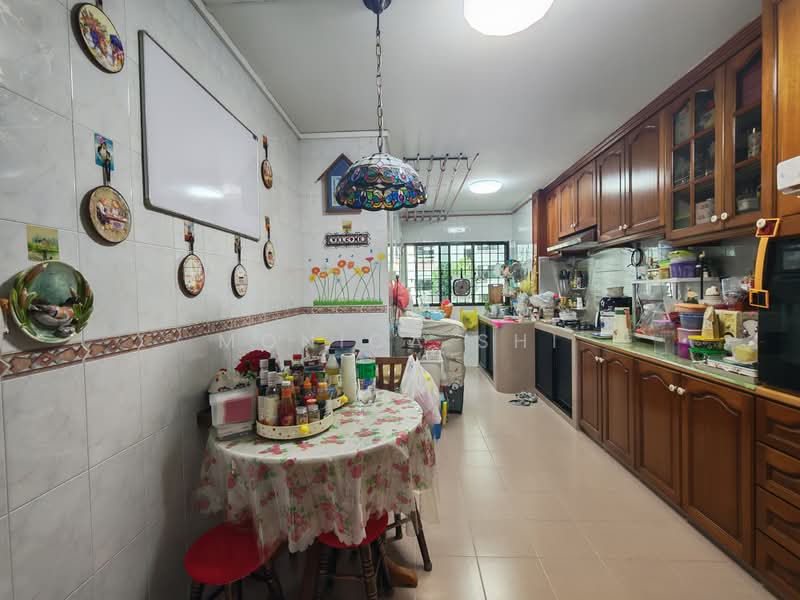 462 Jurong West Street 41, 462 Jurong West Street 41, 2 Bedrooms, 786 sqft, HDB Flat For Sale, by Monica Shi, 500192138 - Kitchen - PropertyGuru.com.sg