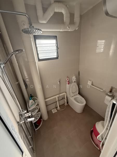 353 Yishun Ring Road, 353 Yishun Ring Road, Room Rental, 200 sqft, HDB Flat For Rent, by Logan Ting, 500192153 - Bathroom - PropertyGuru.com.sg