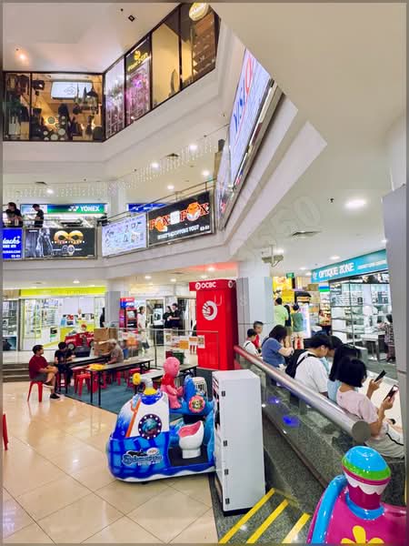 Queensway Shopping Centre, 1 Queensway, 113 sqft, Mall Shop For Rent, by Ario Kusumo, 500192157 - Central Area - CommercialGuru.com.sg
