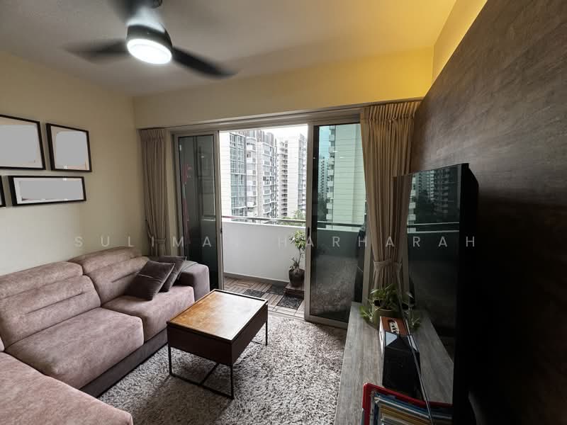666B Punggol Drive, 666B Punggol Drive, 3 Bedrooms, 1,001 sqft, HDB Flat For Sale, by Suliman Harharah, 500192158 - Living Room - PropertyGuru.com.sg