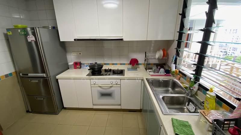 Woodsvale, 1 Woodlands Drive 72, Room Rental, 81 sqft, Condominium For Rent, by Tony Kwek, 500192160 - Kitchen - PropertyGuru.com.sg