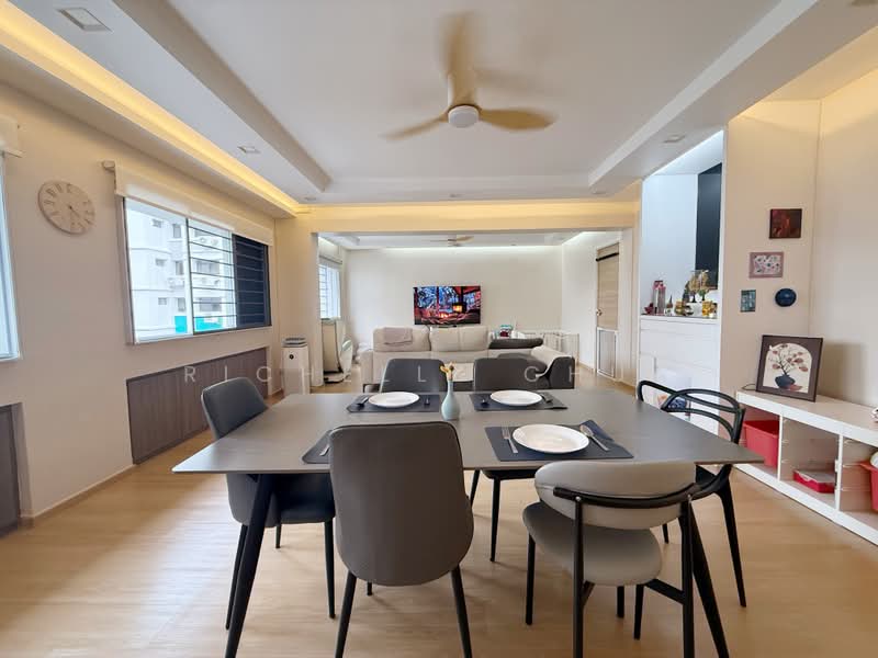 607 Woodlands Ring Road, 607 Woodlands Ring Road, 3 Bedrooms, 1,313 sqft, HDB Flat For Sale, by Richelle Chua, 500192176 - Living Room - PropertyGuru.com.sg