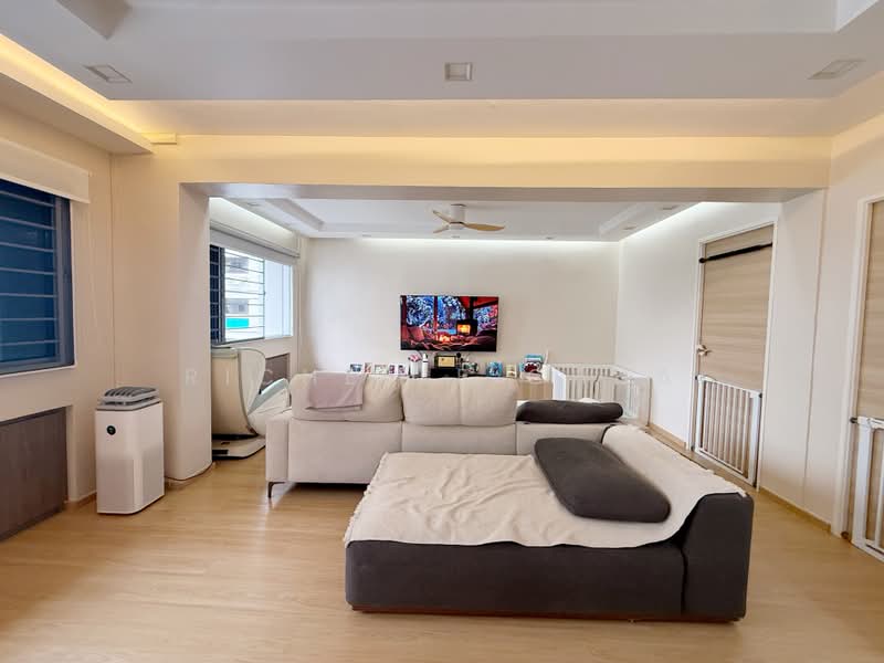 607 Woodlands Ring Road, 607 Woodlands Ring Road, 3 Bedrooms, 1,313 sqft, HDB Flat For Sale, by Richelle Chua, 500192176 - Living Room - PropertyGuru.com.sg