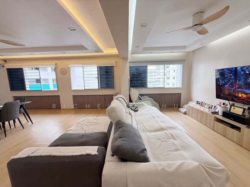 607 Woodlands Ring Road, 607 Woodlands Ring Road, 3 Bedrooms, 1,313 sqft, HDB Flat For Sale, by Richelle Chua, 500192176 - Living Room - PropertyGuru.com.sg