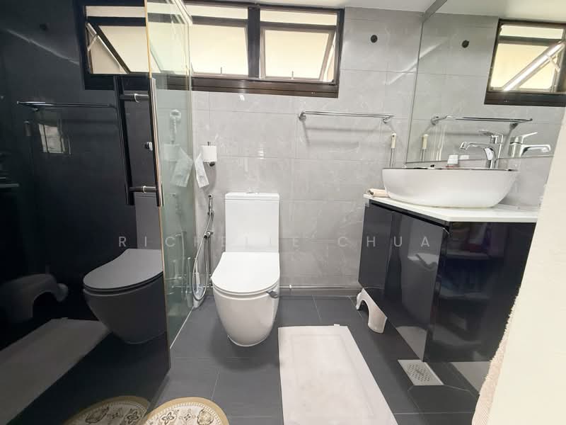 607 Woodlands Ring Road, 607 Woodlands Ring Road, 3 Bedrooms, 1,313 sqft, HDB Flat For Sale, by Richelle Chua, 500192176 - Bathroom - PropertyGuru.com.sg