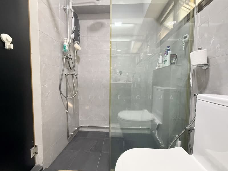 607 Woodlands Ring Road, 607 Woodlands Ring Road, 3 Bedrooms, 1,313 sqft, HDB Flat For Sale, by Richelle Chua, 500192176 - Bathroom - PropertyGuru.com.sg