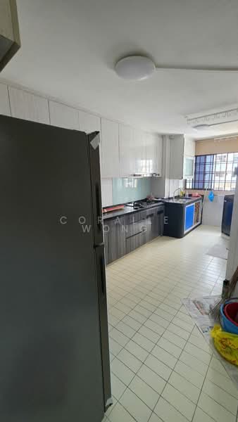 244 Bukit Batok East Avenue 5, 244 Bukit Batok East Avenue 5, Room Rental, 120 sqft, HDB Flat For Rent, by Coralle Wong, 500192178 - Kitchen - PropertyGuru.com.sg