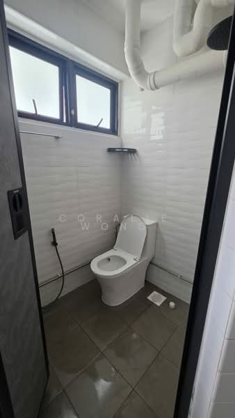 244 Bukit Batok East Avenue 5, 244 Bukit Batok East Avenue 5, Room Rental, 120 sqft, HDB Flat For Rent, by Coralle Wong, 500192178 - Bathroom - PropertyGuru.com.sg