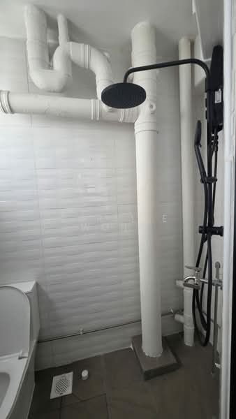 244 Bukit Batok East Avenue 5, 244 Bukit Batok East Avenue 5, Room Rental, 120 sqft, HDB Flat For Rent, by Coralle Wong, 500192178 - Bathroom - PropertyGuru.com.sg