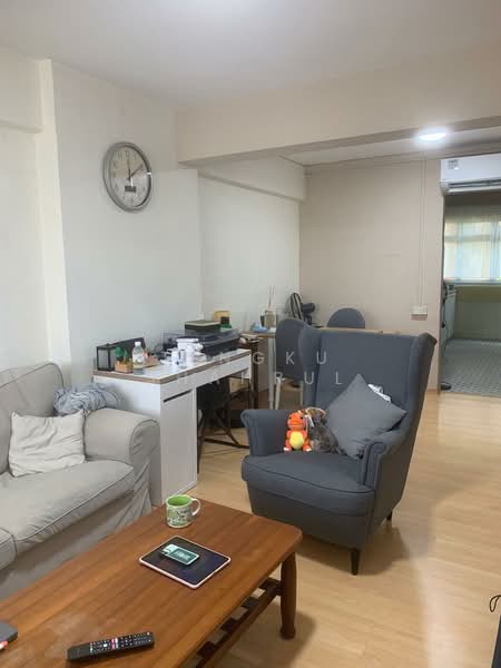 8 Holland Avenue, 8 Holland Avenue, Room Rental, 150 sqft, HDB Flat For Rent, by TENGKU SHAHRUL, 500192183 - Living Room - PropertyGuru.com.sg