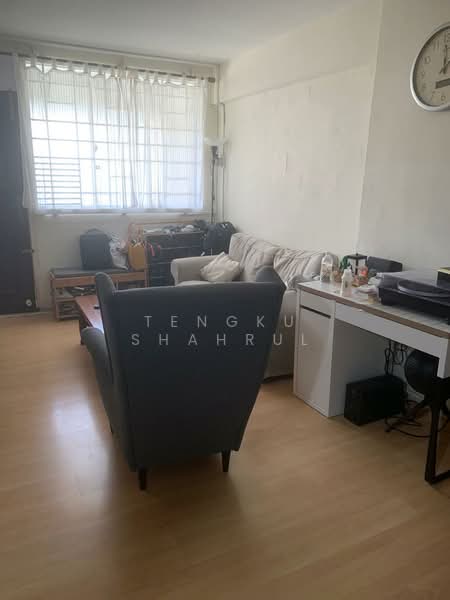 8 Holland Avenue, 8 Holland Avenue, Room Rental, 150 sqft, HDB Flat For Rent, by TENGKU SHAHRUL, 500192183 - Living Room - PropertyGuru.com.sg