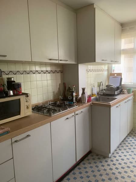 8 Holland Avenue, 8 Holland Avenue, Room Rental, 150 sqft, HDB Flat For Rent, by TENGKU SHAHRUL, 500192183 - Kitchen - PropertyGuru.com.sg