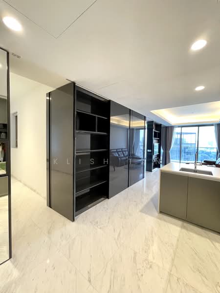 Cairnhill Nine, 9 Cairnhill Road, 2 Bedrooms, 743 sqft, Condominium For Sale, by Klish Tan, 500192216 - Living Room - PropertyGuru.com.sg