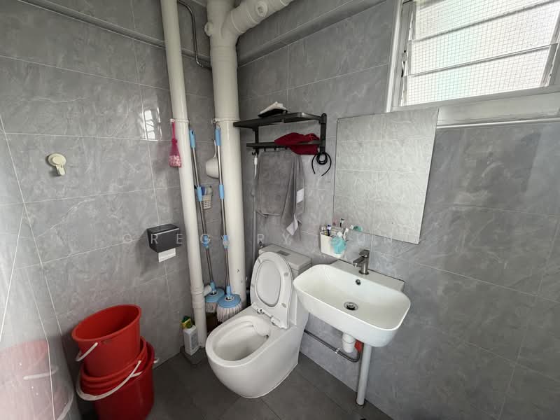 257 Bukit Batok East Avenue 4, 257 Bukit Batok East Avenue 4, Room Rental, 150 sqft, HDB Flat For Rent, by Gregory Gung, 500192218 - Bathroom - PropertyGuru.com.sg