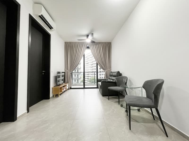 Park Colonial, 8 Woodleigh Lane, 1 Bedroom, 506 sqft, Condominium For Sale, by Nigel Tan, 500192244 - Living Room - PropertyGuru.com.sg