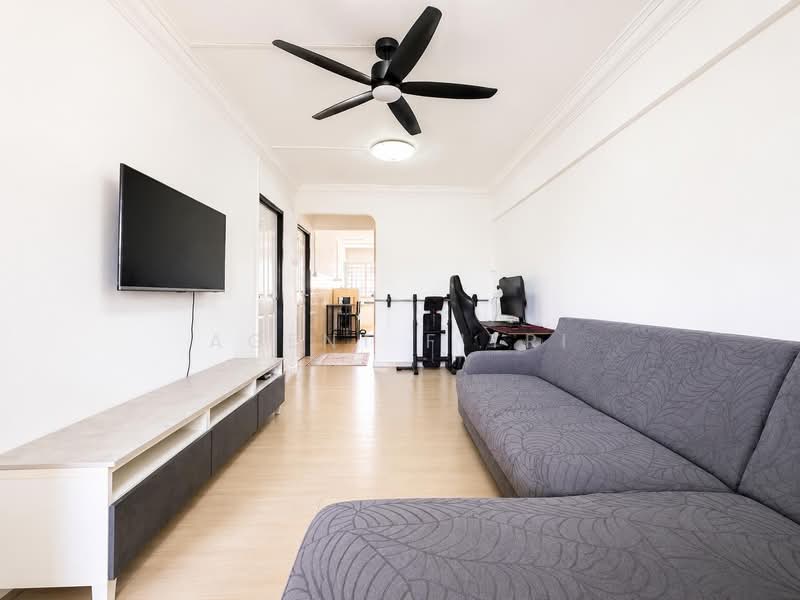 208 Yishun Street 21, 208 Yishun Street 21, 2 Bedrooms, 721 sqft, HDB Flat For Sale, by Agent Fitri, 500192248 - Living Room - PropertyGuru.com.sg