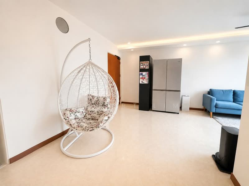807B Choa Chu Kang Avenue 1, 807B Choa Chu Kang Avenue 1, 3 Bedrooms, 990 sqft, HDB Flat For Sale, by Stewart Lim, 500192253 - Living Room - PropertyGuru.com.sg
