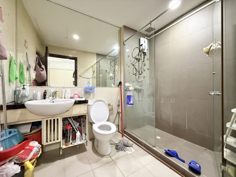 8 Lorong 31 Geylang, , 4 Bedrooms, 1,938 sqft, Apartment For Sale, by Kevin Sangju, 500192256 - Bathroom - PropertyGuru.com.sg