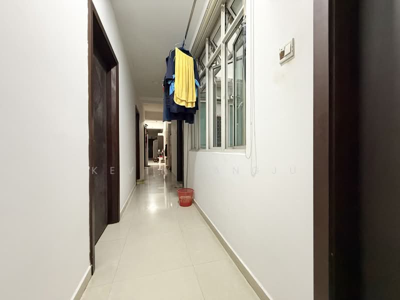 8 Lorong 31 Geylang, , 4 Bedrooms, 1,938 sqft, Apartment For Sale, by Kevin Sangju, 500192256 - Corridor - PropertyGuru.com.sg