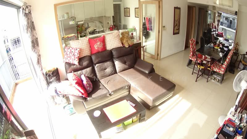 Twin Fountains, 11 Woodlands Avenue 6, 3 Bedrooms, 1,055 sqft, Executive Condominium For Rent, by Klein Ng Keng Fang, 500192260 - Living Room - PropertyGuru.com.sg