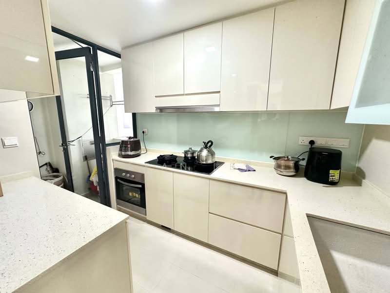 Riversound Residence, 1 Sengkang East Avenue, 4 Bedrooms, 1,367 sqft, Condominium For Sale, by Sean Lee, 500192265 - Kitchen - PropertyGuru.com.sg
