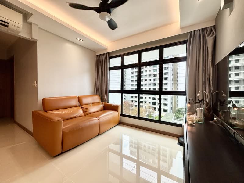 413C Northshore Drive, 413C Northshore Drive, 3 Bedrooms, 1,012 sqft, HDB Flat For Sale, by Anna Png, 500192270 - Living Room - PropertyGuru.com.sg