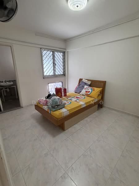 609 Bedok Reservoir Road, 609 Bedok Reservoir Road Eunos Rainbow, 2 Bedrooms, 721 sqft, HDB Flat For Sale, by Derek Ong, 500192275 - Master Bedroom - PropertyGuru.com.sg