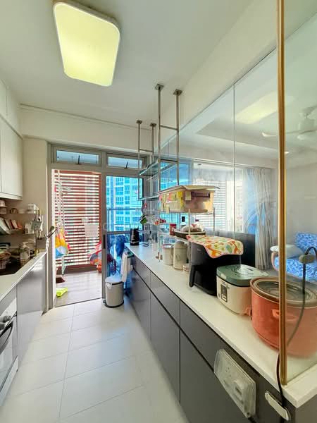 Q Bay Residences, 5 Tampines Street 86, 3 Bedrooms, 1,119 sqft, Condominium For Sale, by Jose Loh Zhenhao, 500192278 - Kitchen - PropertyGuru.com.sg