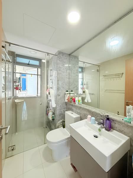 Q Bay Residences, 5 Tampines Street 86, 3 Bedrooms, 1,119 sqft, Condominium For Sale, by Jose Loh Zhenhao, 500192278 - Bathroom - PropertyGuru.com.sg