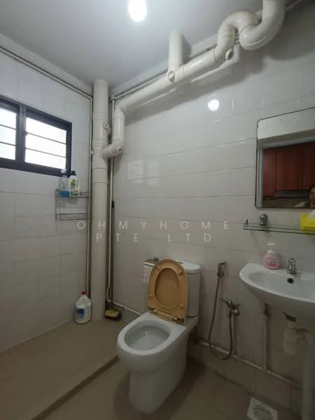 539 Woodlands Drive 16, 539 Woodlands Drive 16, 3 Bedrooms, 1,087 sqft, HDB Flat For Sale, by EVON NG, 500192281 - Bathroom - PropertyGuru.com.sg