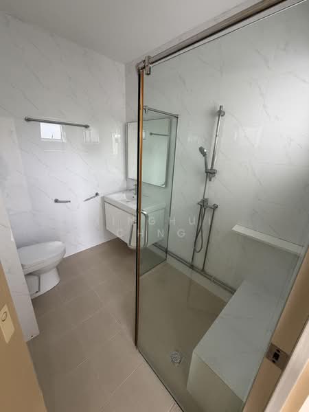 122 Bukit Batok Central, 122 Bukit Batok Central, 4 Bedrooms, 1,593 sqft, HDB Flat For Rent, by Minghui Chng, 500192288 - Bathroom - PropertyGuru.com.sg