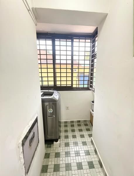 4 Sago Lane, 4 Sago Lane, 2 Bedrooms, 721 sqft, HDB Flat For Sale, by Richard Ho, 500192290 - Laundry Area - PropertyGuru.com.sg